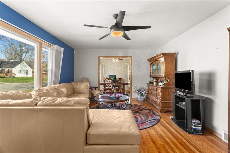 4819 Sherwood Dr, Kansas City, MO 64119