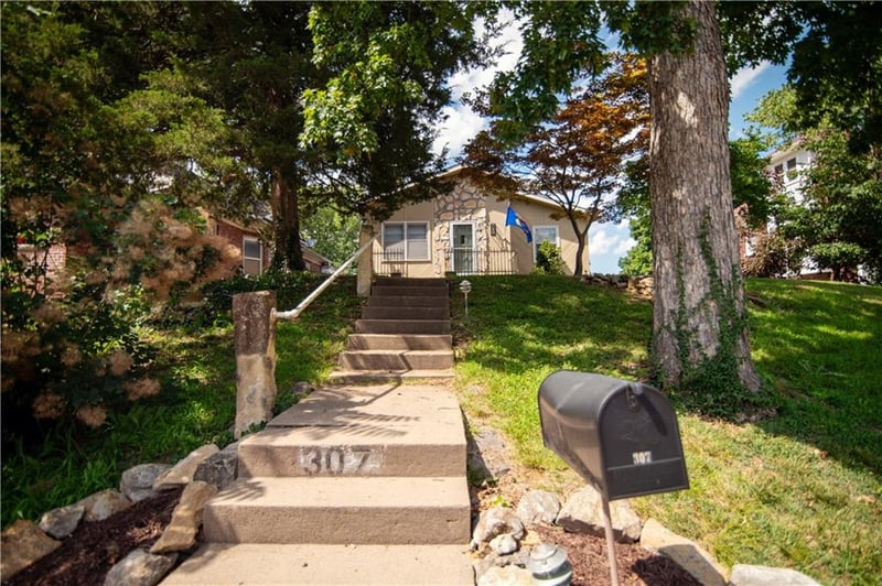 307 Riley St, Atchison, KS 66002