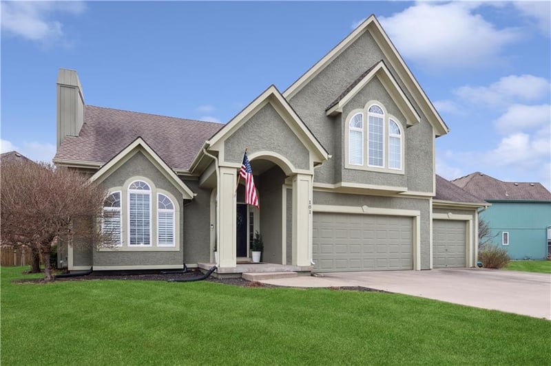 101 Misty Meadow Ln, Lee's Summit, MO 64064