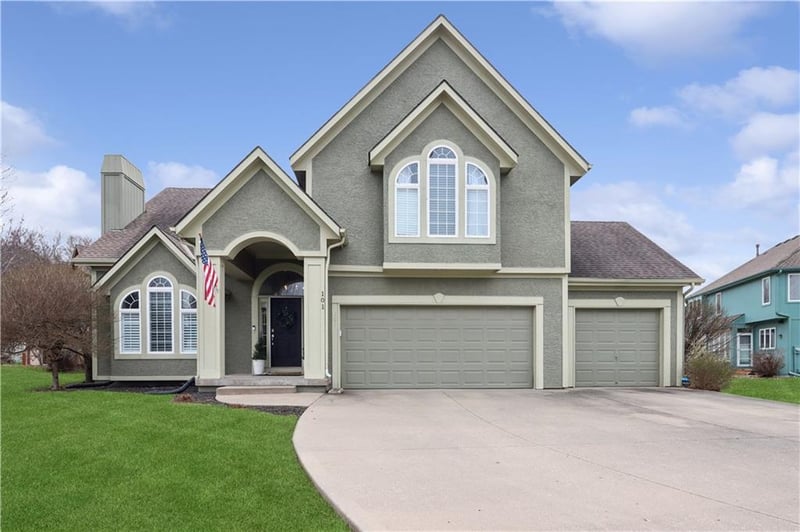 101 Misty Meadow Ln, Lee's Summit, MO 64064