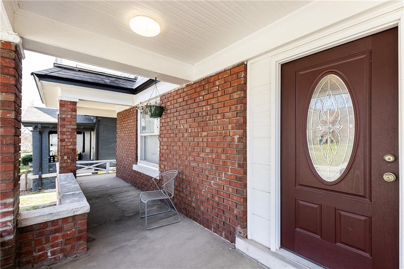 37 32nd St, Kansas City, MO 64111