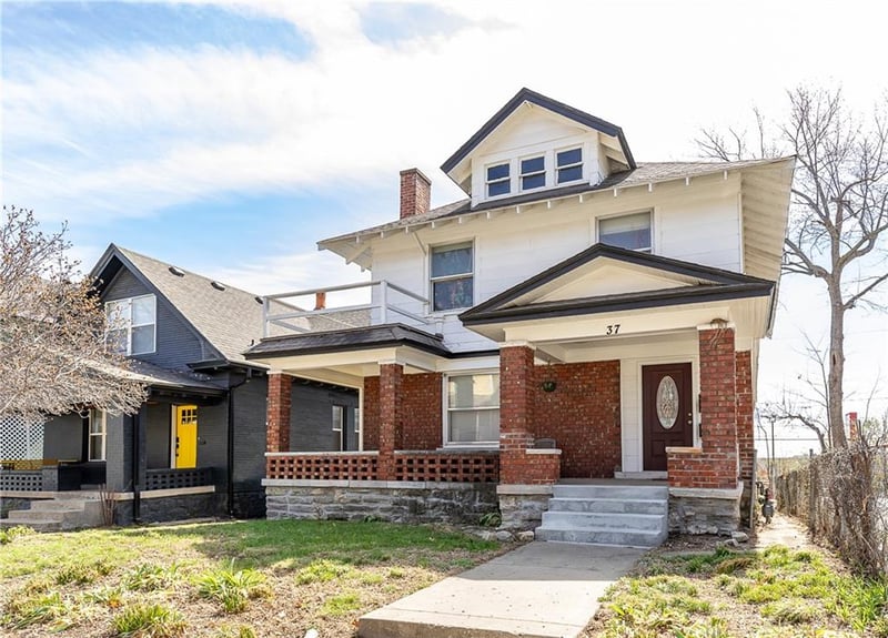 37 E 32nd St, Kansas City, MO 64111