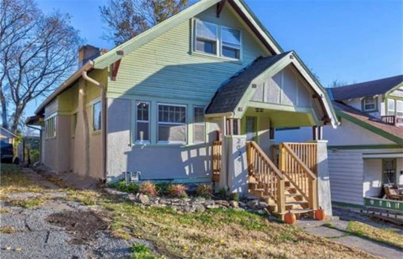 2024 48th Ter, Kansas City, MO 64130