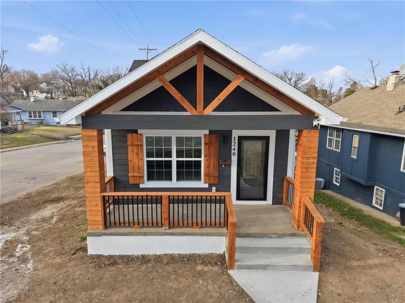 1240 Riverview Ave, Kansas City, KS 66102