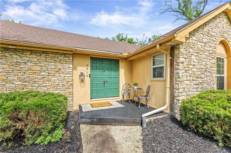 2416 110th St, Kansas City, MO 64131