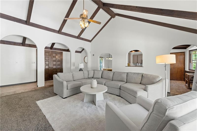 2416 110th St, Kansas City, MO 64131