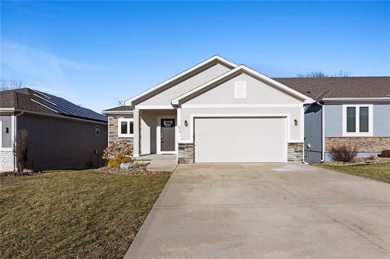 630 110th St, Kansas City, MO 64155