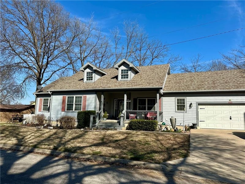 425 Pine St, Ottawa, KS 66067