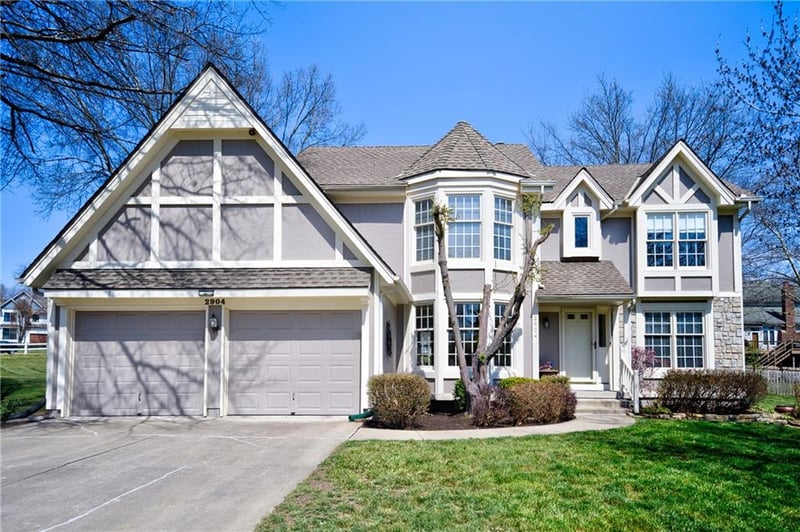 2904 13th St, Lee's Summit, MO 64081