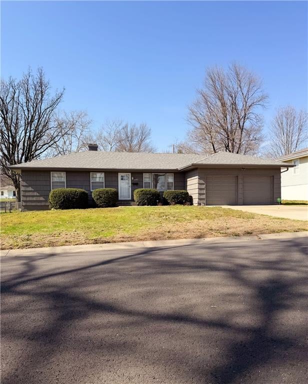 4980 Chouteau Dr, Kansas City, MO 64119