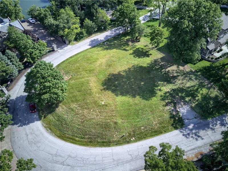 10006 75th St, Weatherby Lake, MO 64152