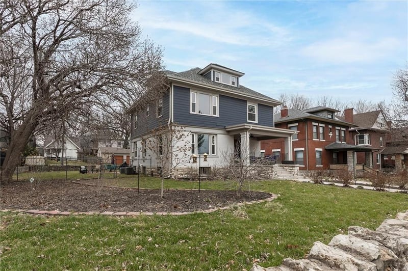 2918 Harrison St, Kansas City, MO 64109