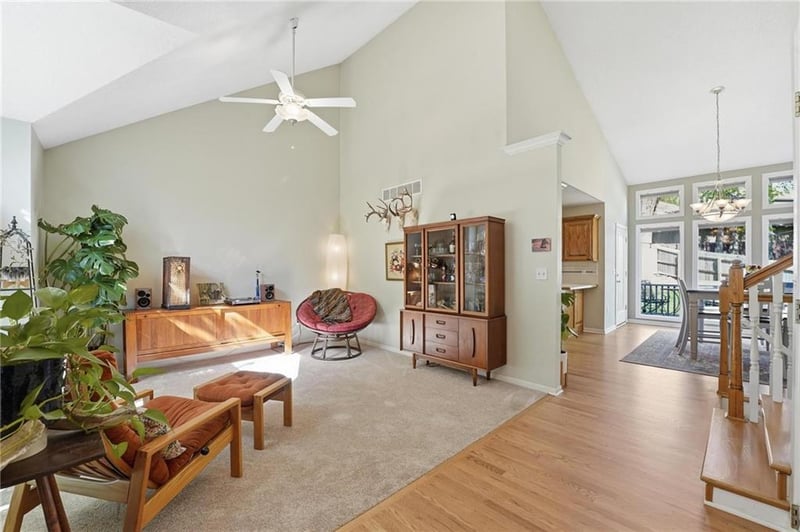 7328 N Oakland Ave, Kansas City, MO 64158