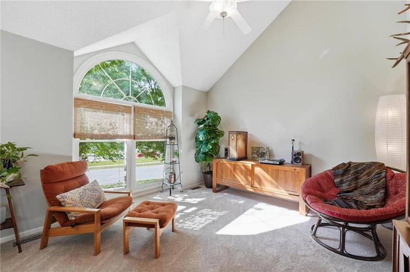 7328 N Oakland Ave, Kansas City, MO 64158