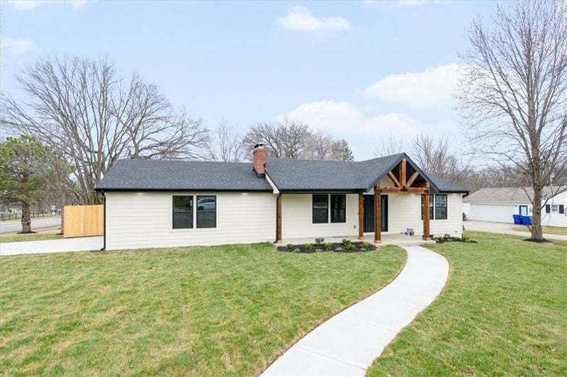 8620 75th St, Overland Park, KS 66204