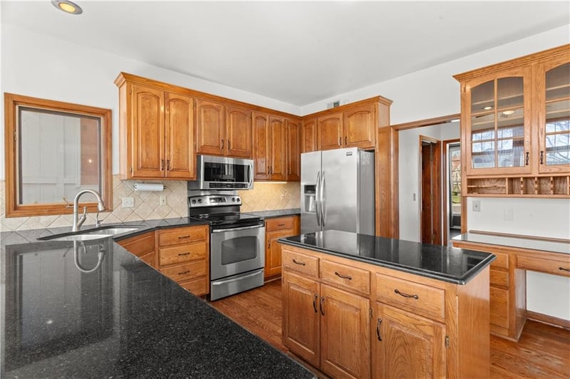 12929 Reeder St, Overland Park, KS 66213