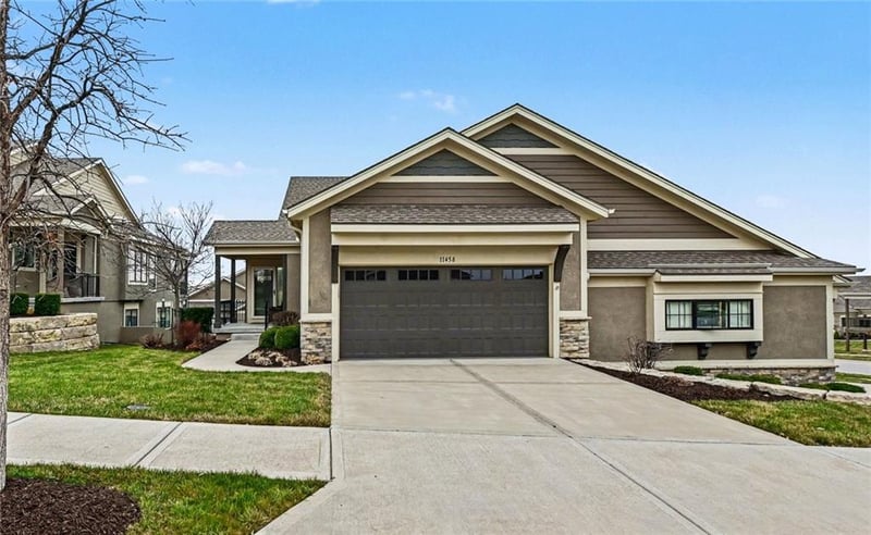 11458 Waterford Dr, Olathe, KS 66061