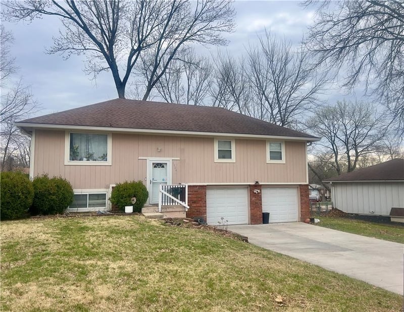 1924 5th St, Blue Springs, MO 64014