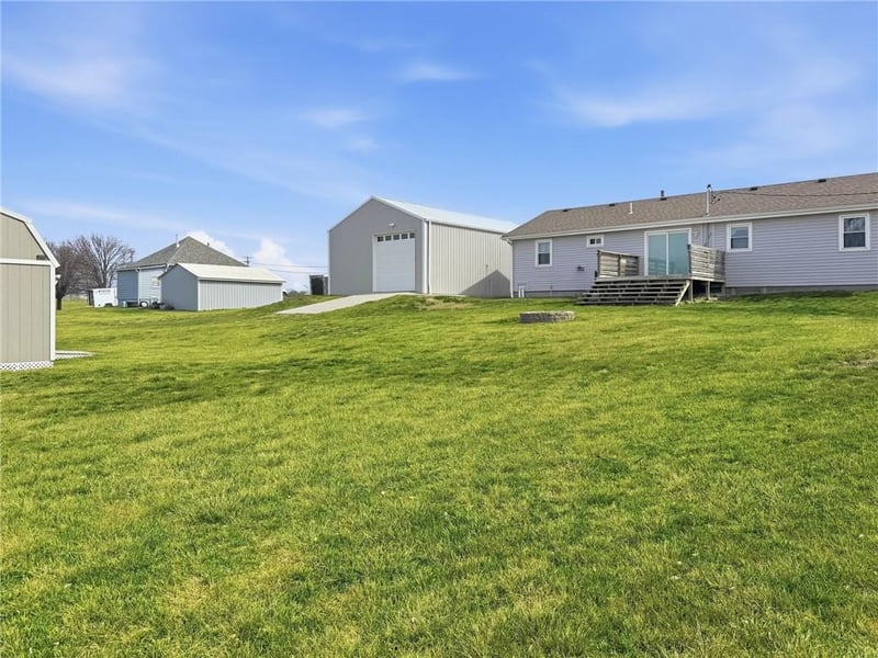 1002 Hughes St, Hamilton, MO 64644