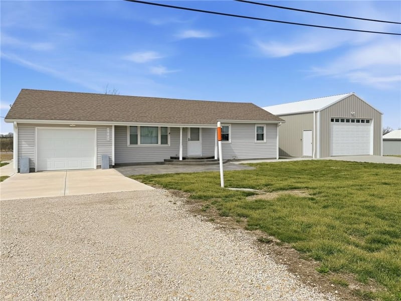 1002 Hughes St, Hamilton, MO 64644