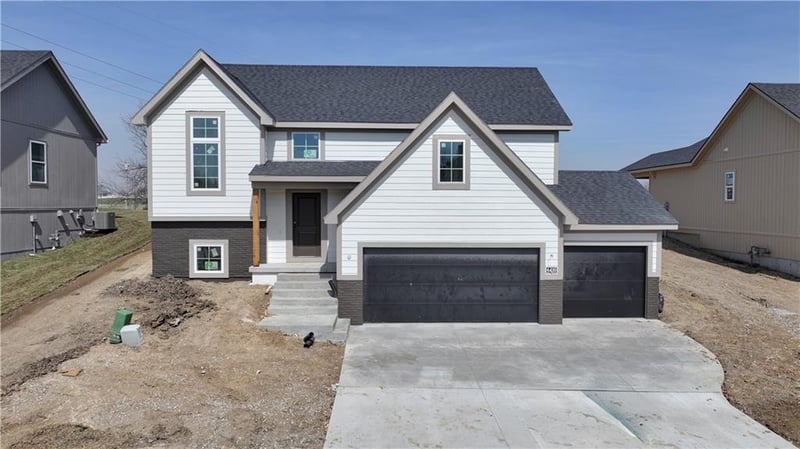 6410 98th St, Kansas City, MO 64153