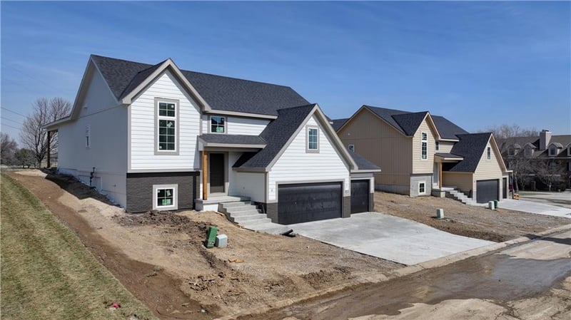 6410 98th St, Kansas City, MO 64153