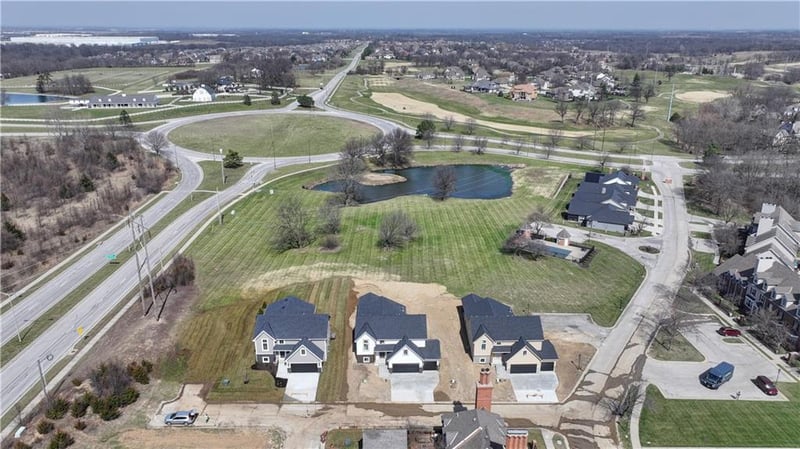 6410 98th St, Kansas City, MO 64153