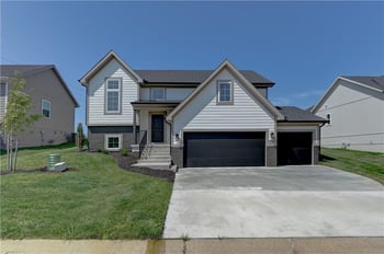6410 NW 98th St, Kansas City, MO 64153