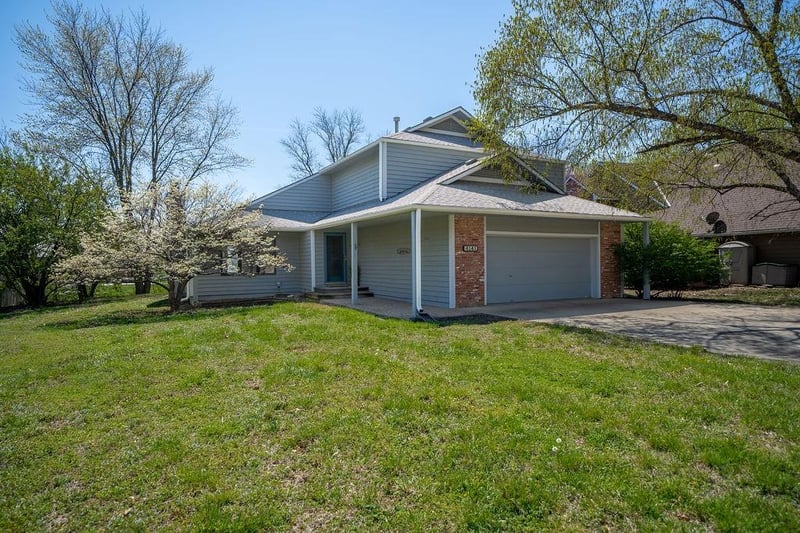 4141 Wimbledon Cir, Lawrence, KS 66047
