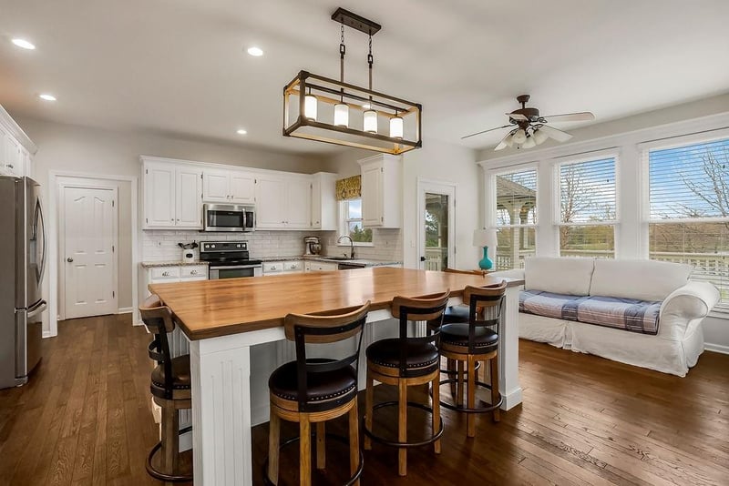 6515 147th Ter, Overland Park, KS 66223