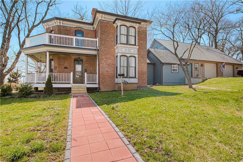 225 Groom St, Liberty, MO 64068