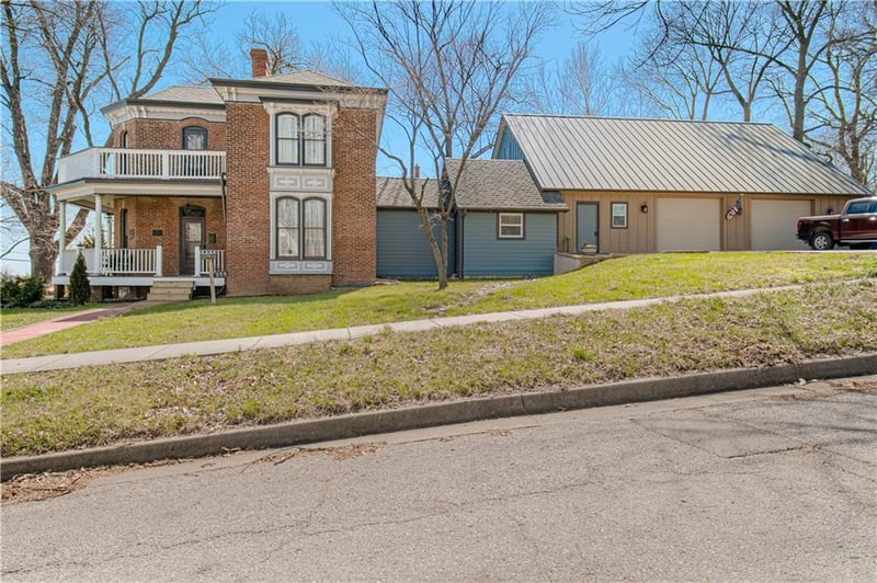 225 Groom St, Liberty, MO 64068