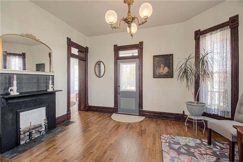 225 Groom St, Liberty, MO 64068