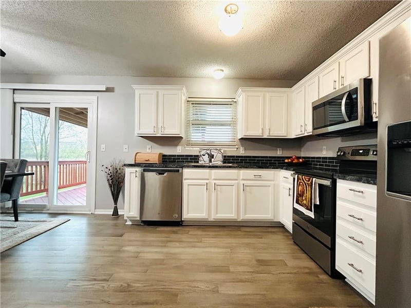 204 114th Ter, Kansas City, MO 64155