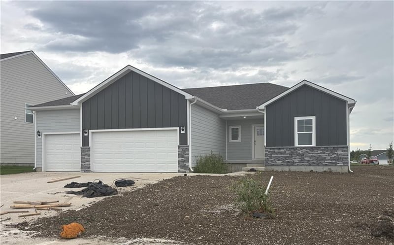 17819 Green Rd, Gardner, KS 66030