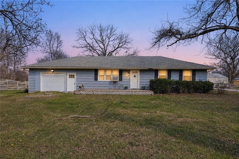 529 N 5th St, Lacygne, KS 66040