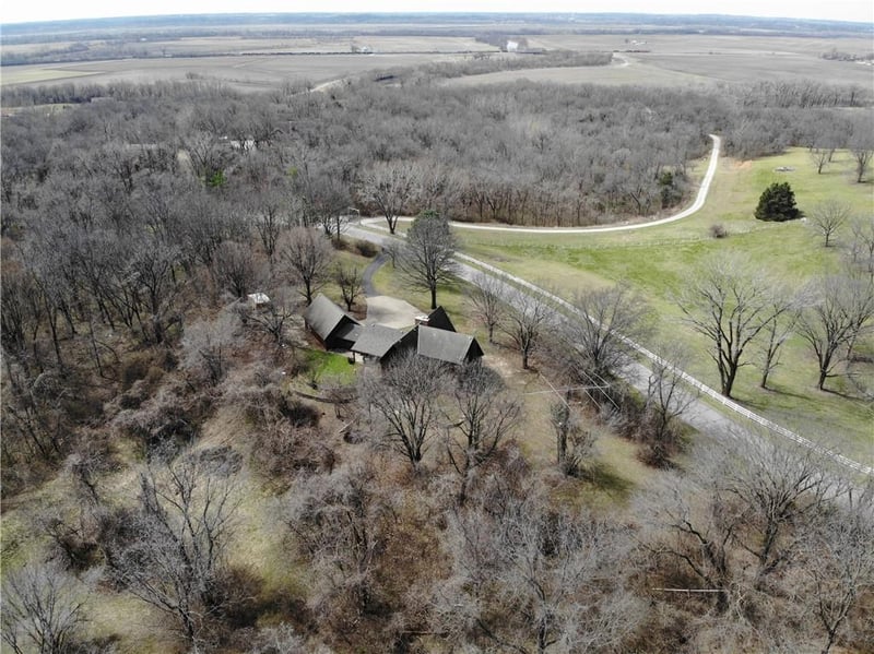 9955 NW Windover Dr, Kansas City, MO 64153