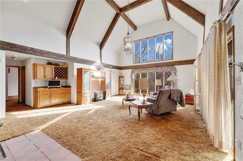 9955 Windover Dr, Kansas City, MO 64153