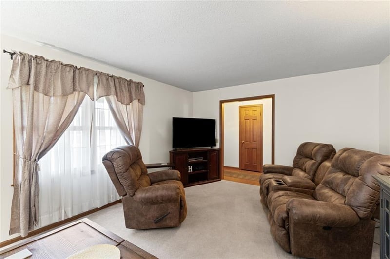 211 Rothrock Ave, Richmond, MO 64085