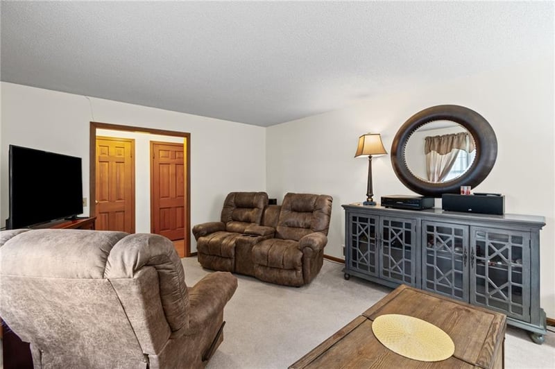 211 Rothrock Ave, Richmond, MO 64085