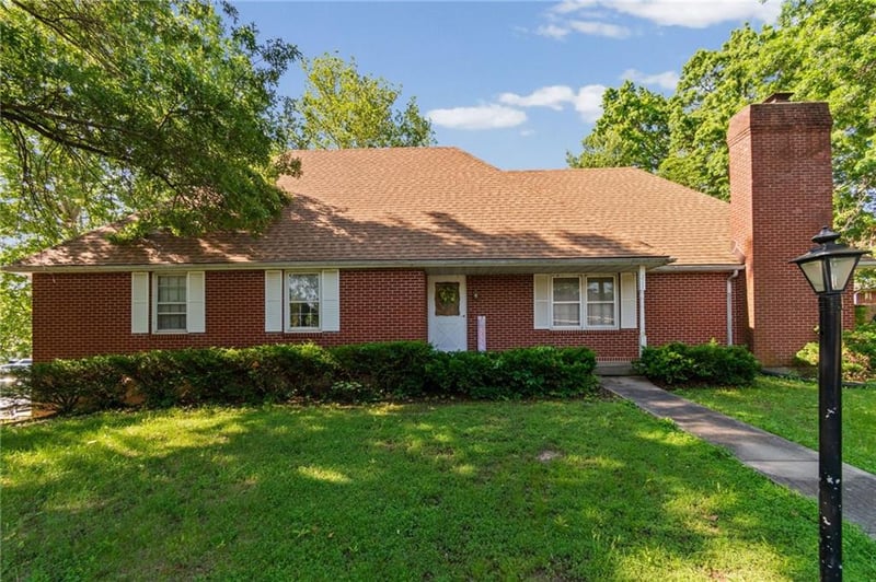 211 Rothrock Ave, Richmond, MO 64085