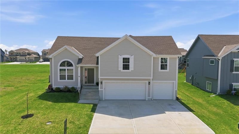 6017 120th St, Kansas City, MO 64156