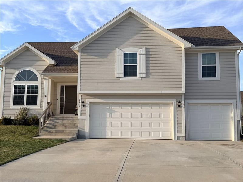 6017 120th St, Kansas City, MO 64156