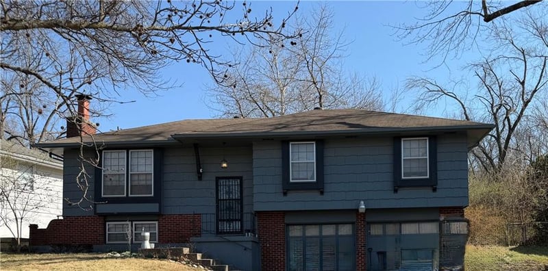 3701 E 112th St, Kansas City, MO 64137