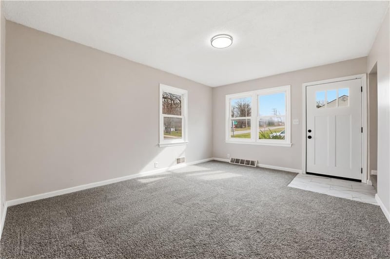 3900 Circle Dr, Independence, MO 64052