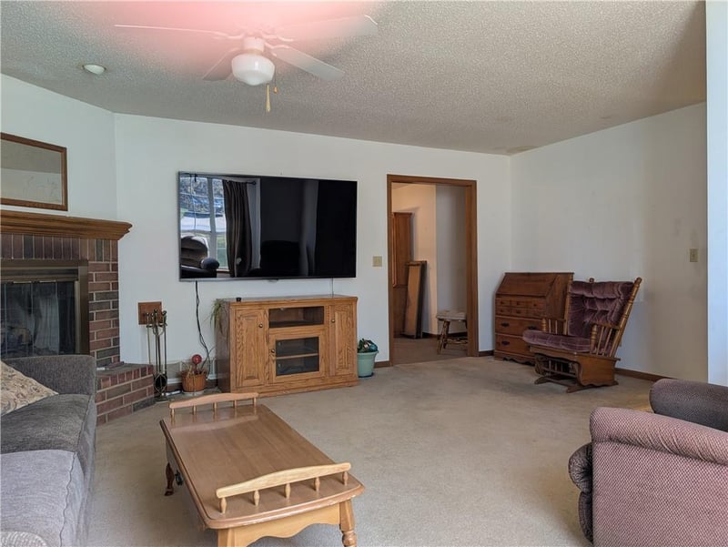1011 Bedford Dr, Warrensburg, MO 64093