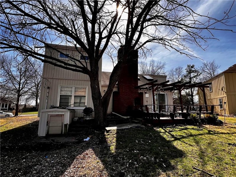 9803 Colony Pl, Kansas City, MO 64131