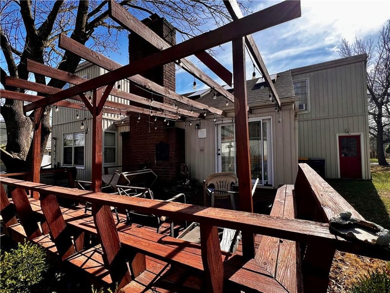 9803 Colony Pl, Kansas City, MO 64131