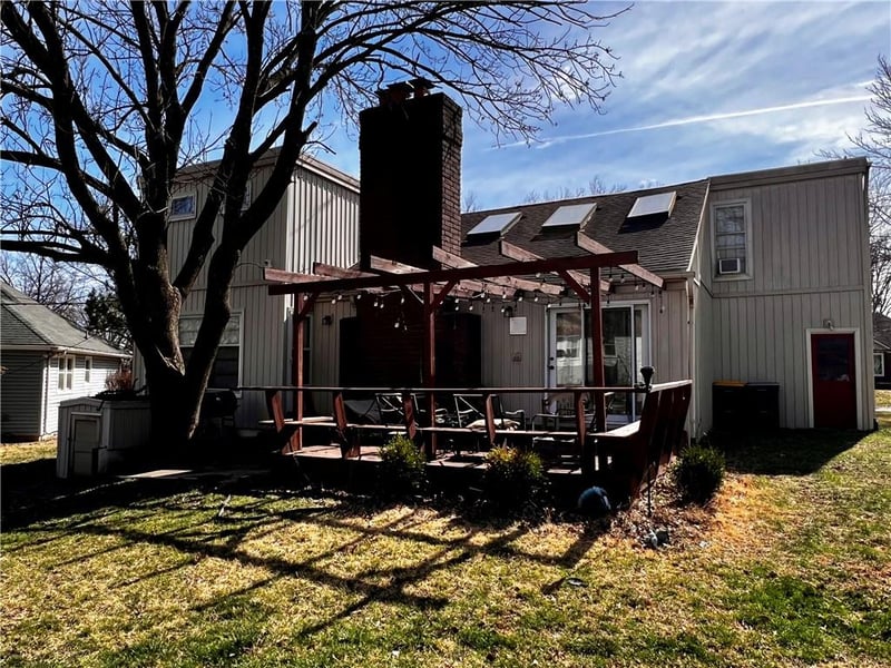 9803 Colony Pl, Kansas City, MO 64131