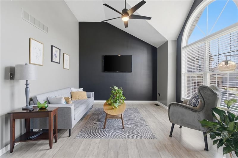 1324 105th Ter, Kansas City, MO 64155